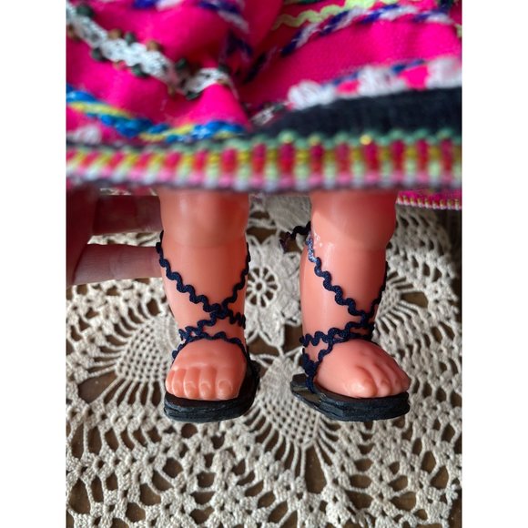 PERUVIAN DOLL - Girl In Valicha Dance Costume Dress with Hat - 12" tall - Picture 6 of 8